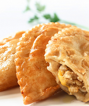 Чебуреки с курицей и сыром